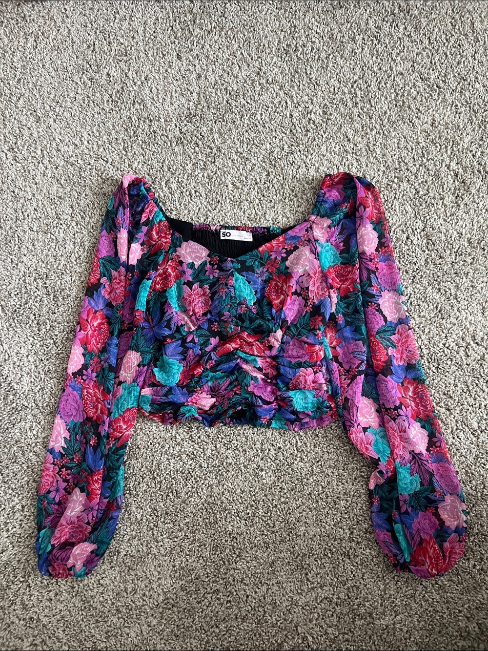 SO Floral Puff-Sleeve Cropped Top in Pink, Purple, Teal, Red